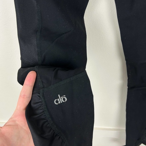 ALO Yoga Black Mid Rise Mesh Panel Ruched Ankle Cropped Leggings S - Picture 4 of 4